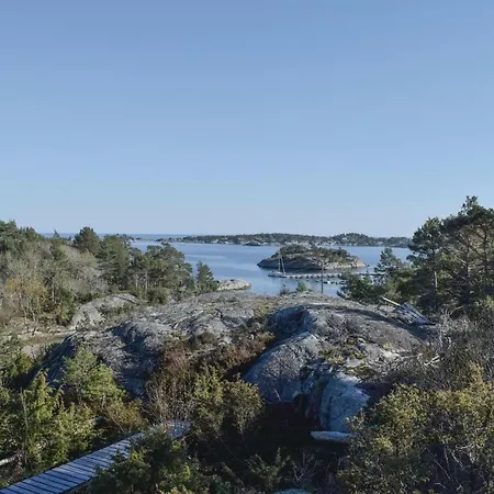 Three-bedroom Holiday In Sondeled